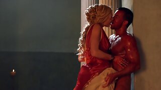 Riješeći se grudnjaka, ruski porn video kinky plavuša Fayth Deluca počinje polirati svoju mokru macu
